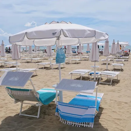 Casa Zuliani - Bilocale In Costa Azzurra Градо